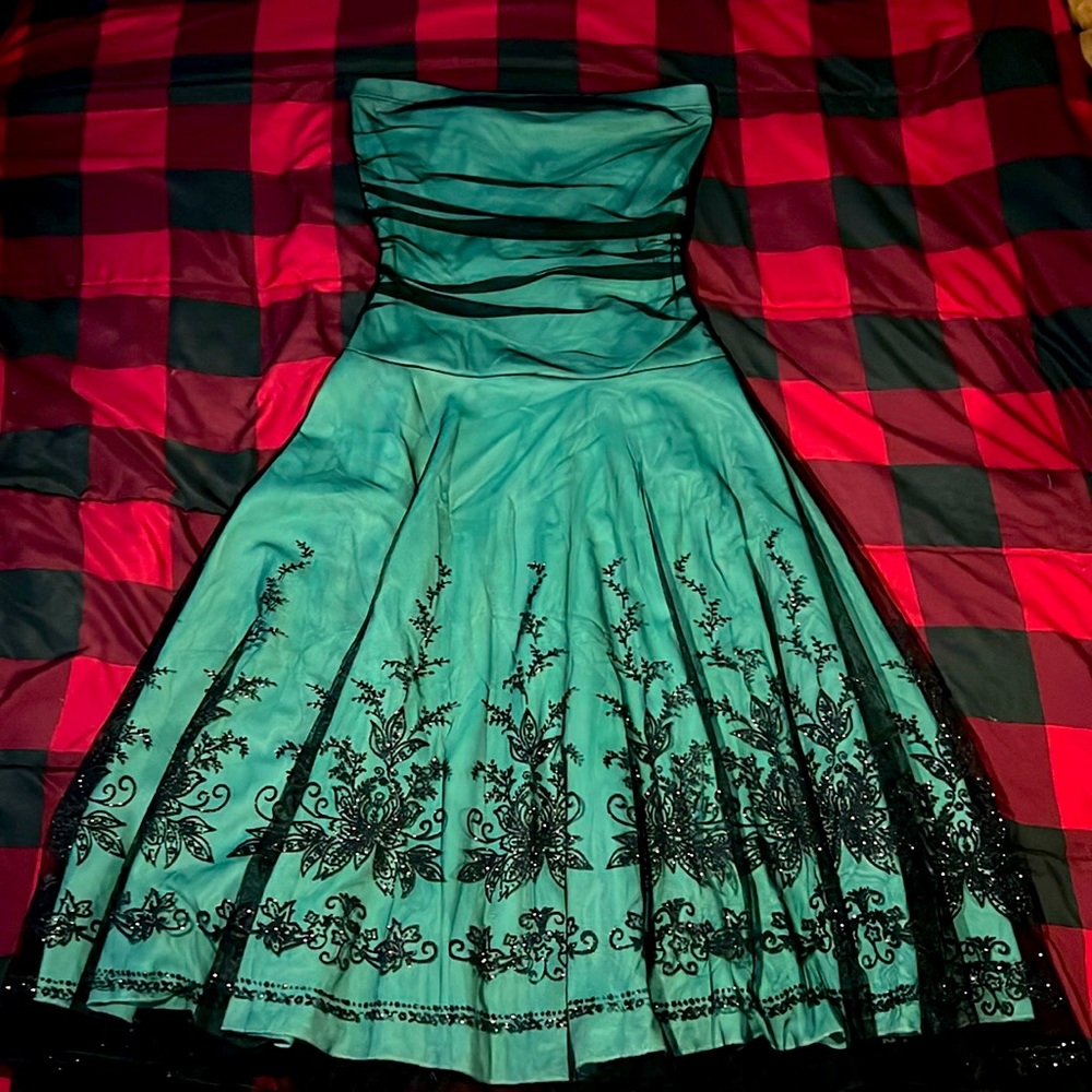 Emerald Green Strapless Mesh Midi Dress